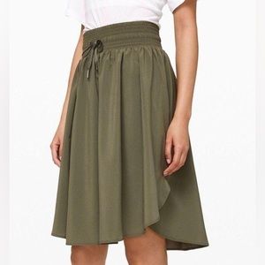 lululemon The Everyday Green Skirt, size 6- fits like small- in great condition